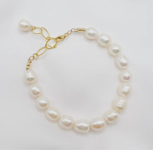 Kaia Freshwater Pearl Gold Filled Bracelet